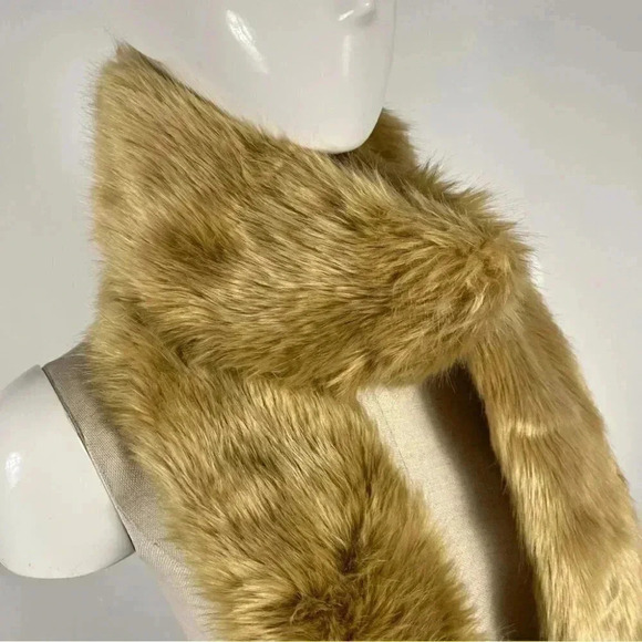 Joe Fresh faux fur teddy scarf - Picture 2 of 5